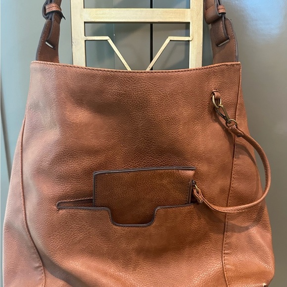 Darcy Marks Elegant Tan Leather Hobo Bag - Picture 7 of 7